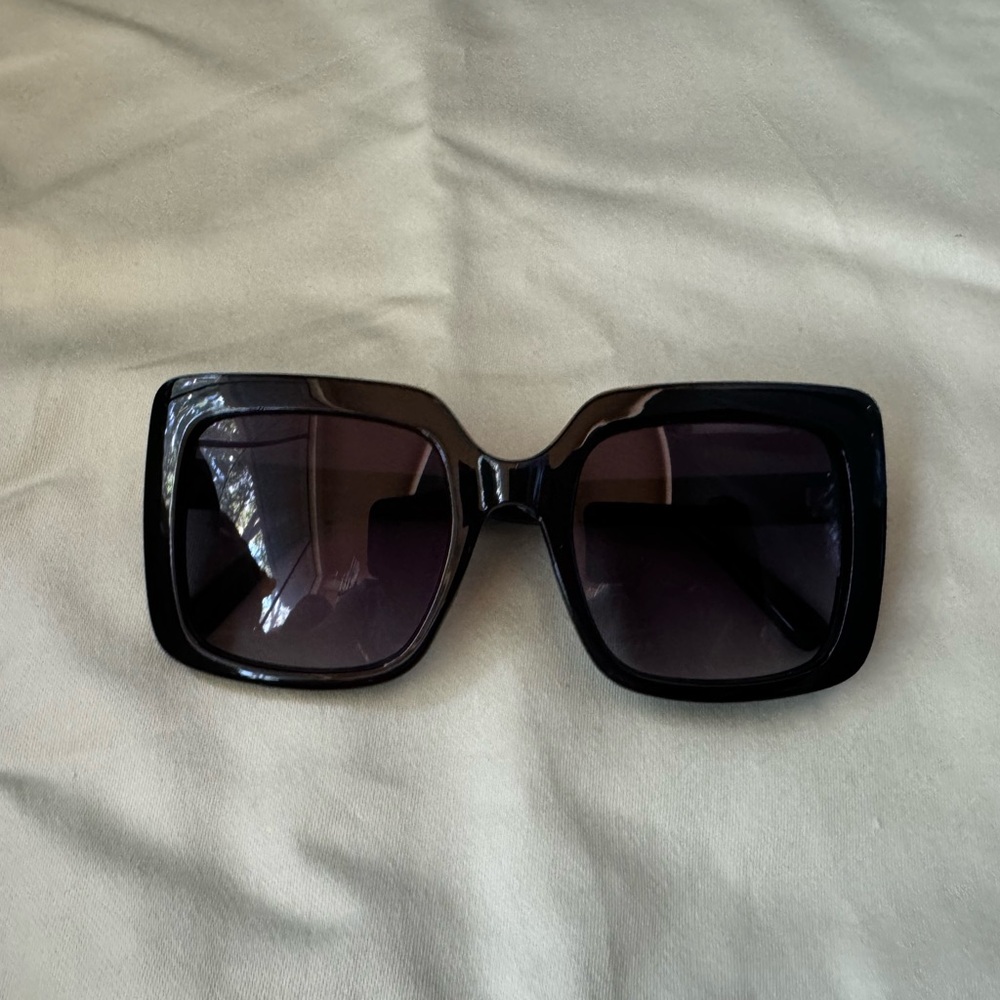 Skechers Black Sunglasses - Picture 2 of 6